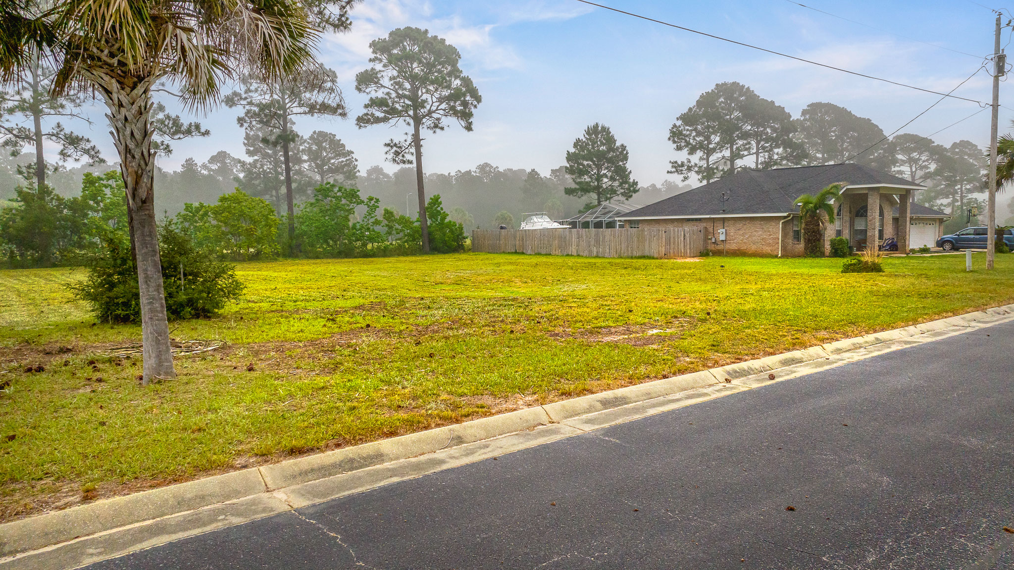 Vacant lot available for a new home in Milton, FL